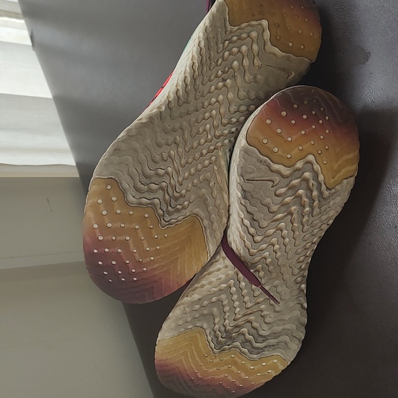 Nike women's running shoes - Picture 4 of 8